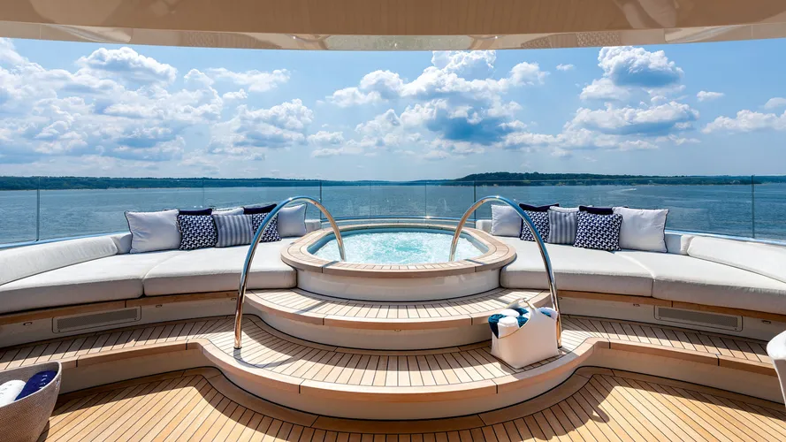 lunasea-hot-tub-best-in-world