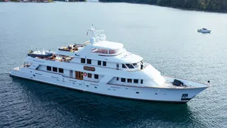 43m Christensen motor yacht Daydream sold