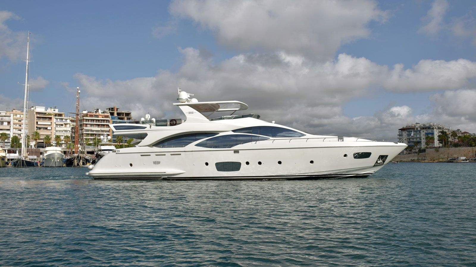 30m Azimut motor yacht Koukles for sale at auction