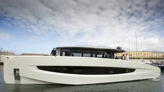 Watch: Evo Yachts' new V8 flagship underway