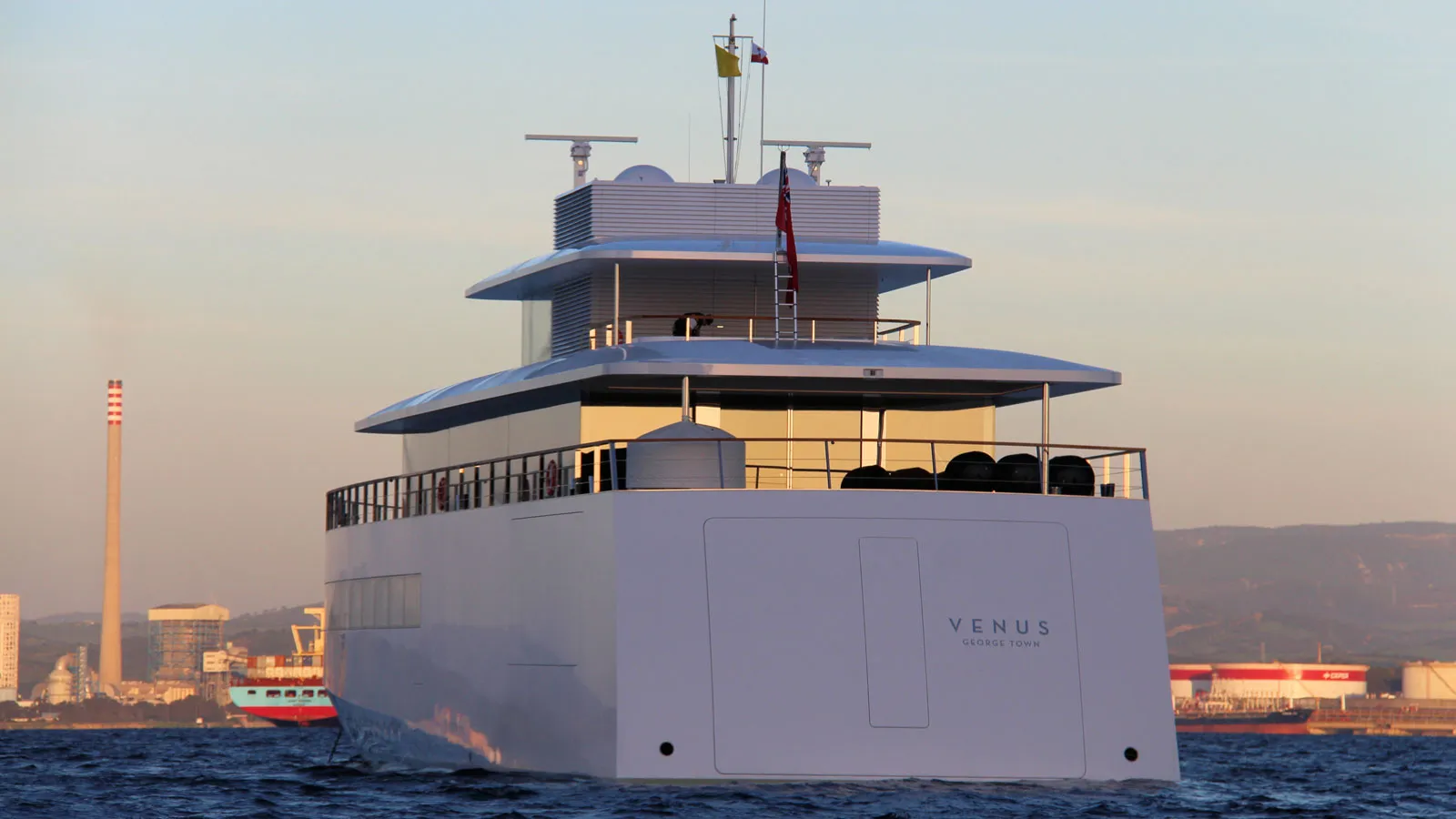 Steve Jobs yacht Venus on the water