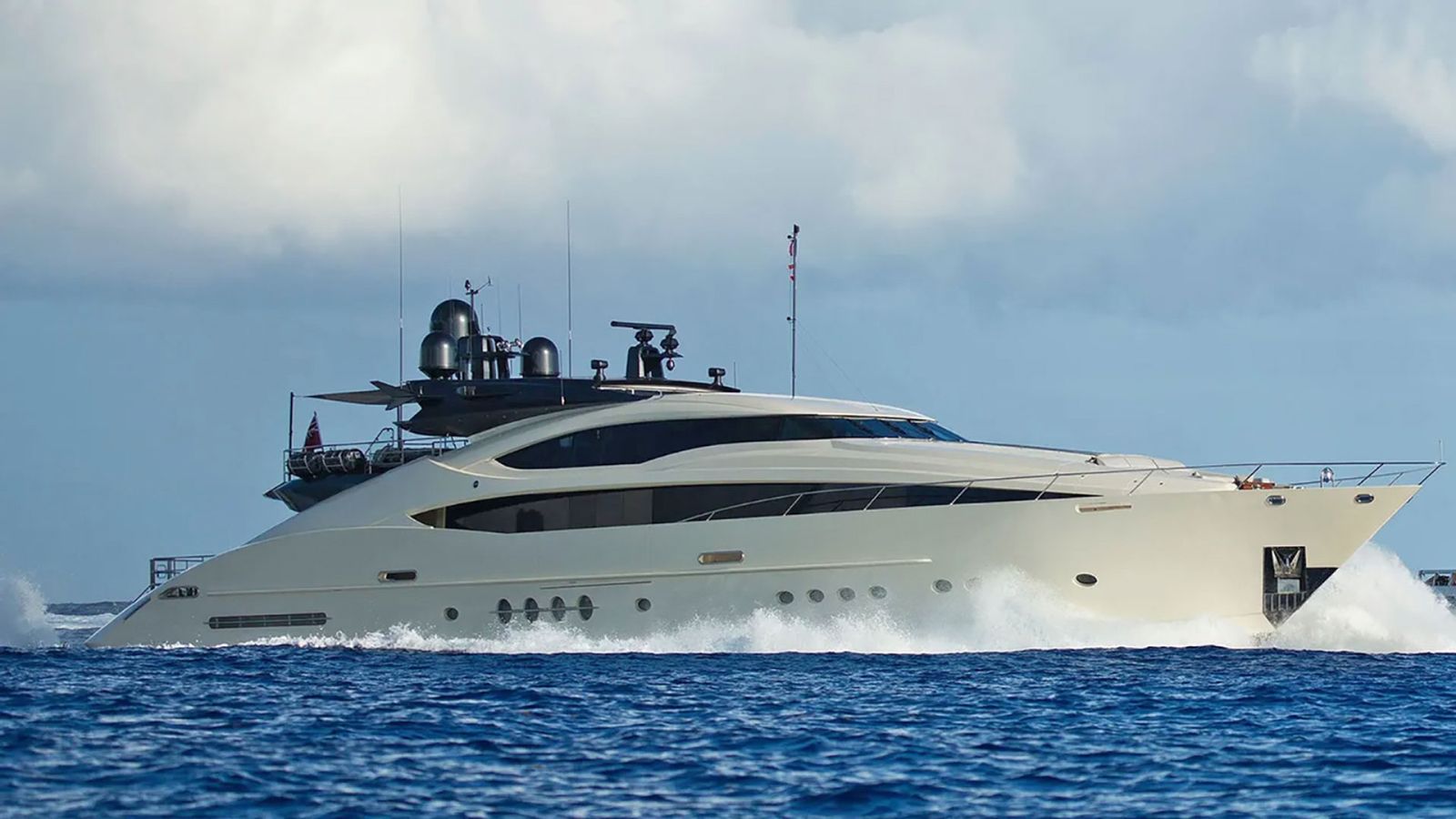 $1M price drop on 46m Palmer Johnson superyacht Stealth
