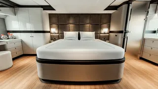 zeelander 8 master cabin