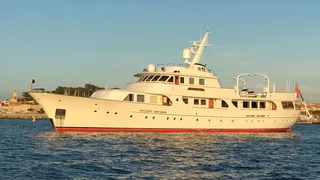 feadship-classic-yacht-seagull-of-cayman-for-sale