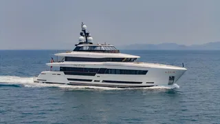 42m Heysea motor yacht Song of Songs rejoins the market