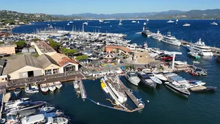 Watch: Fire badly damages 41m superyacht Sea Lady II in St Tropez