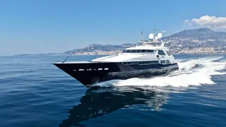 €1M price drop on 44m Heesen motor yacht Kijo