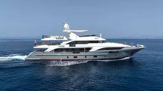 40m Benetti motor yacht Freeday receives €1.8M price reduction