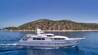 €1M price reduction on 35m Codecasa motor yacht Milos At Sea