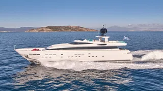 exterior profile loana yacht for sale
