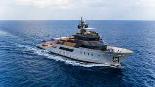 Pier Luigi Loro Piana's Yacht: Masquenada