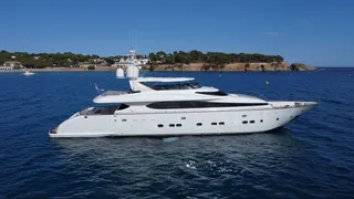 33m maiora motor yacht balandrau for sale