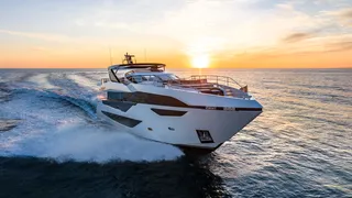 Sunseeker 100 yacht