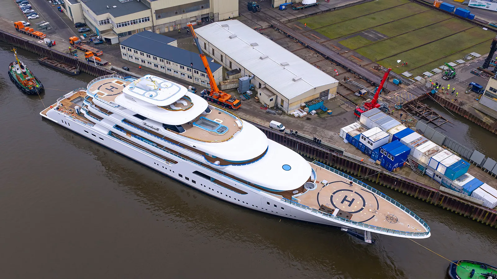 117m Lurssen Boardwalk overhead view