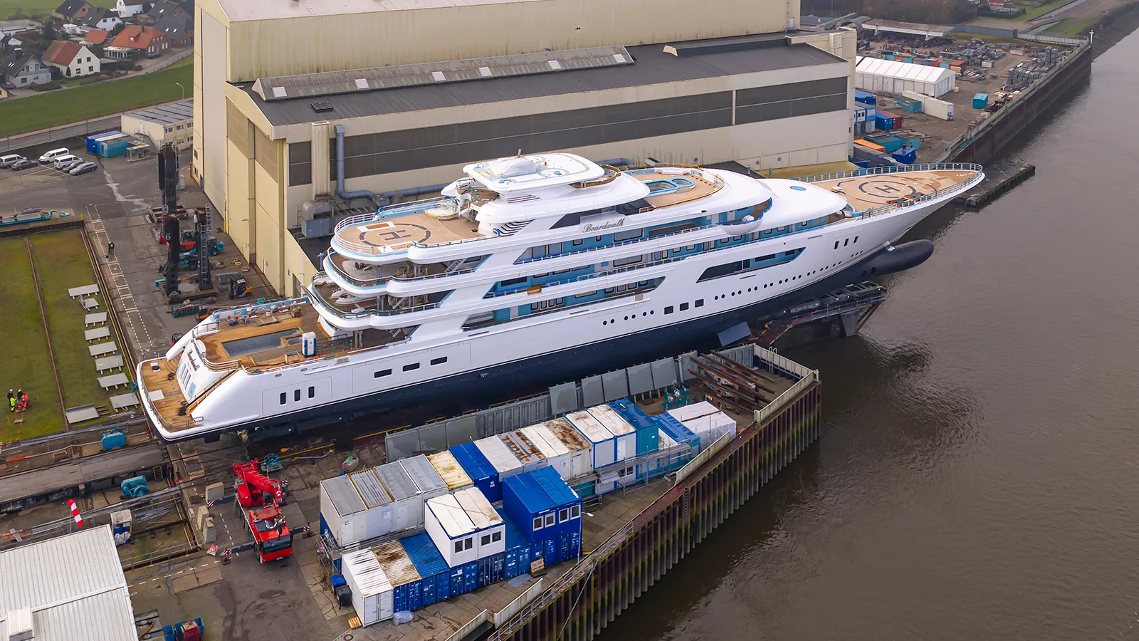 117m Lurssen Boardwalk entering the water