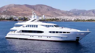 41m Heesen motor yacht Benik joins market