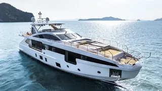 32m Azimut motor yacht for sale Infinite Voyage III profile