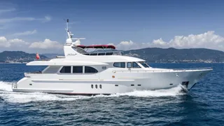 29m Moonen motor yacht Jasmine Luna sold