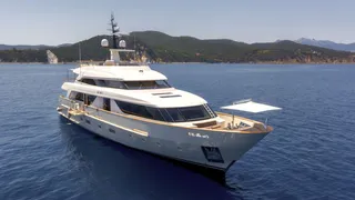 34m Sanlorenzo SD112 motor yacht My Way sold