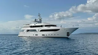 €1M price drop on 43m CRN motor yacht Emotion2
