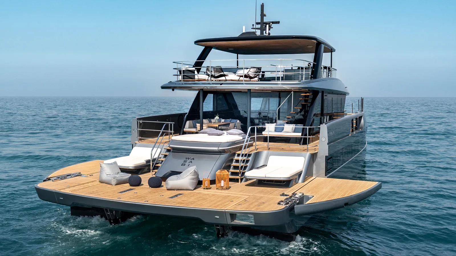 ultima 88 catamran aft