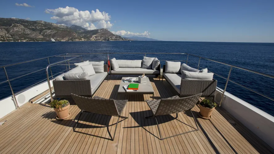 casa-motor-yacht-wally-exterior