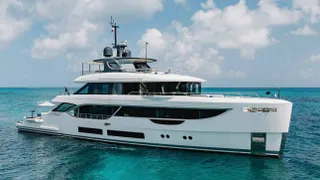 34m benetti motor yacht king's lair for sale