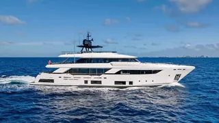 37m motor yacht Tito el Patron
