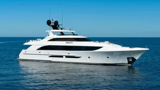 38m westport motor yacht serenity