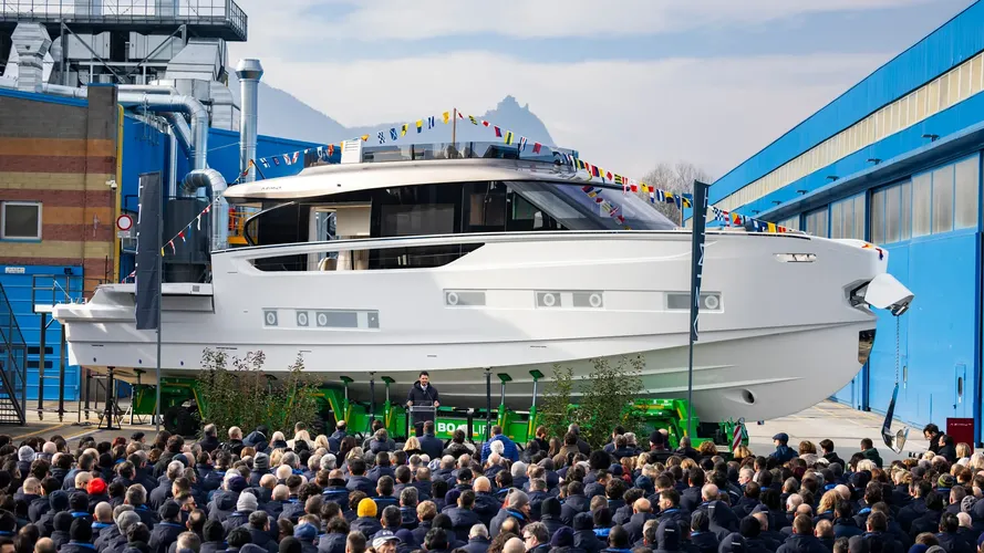Azimut Seadeck 9