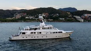 42m sterling yachts explorer yacht maverick for sale