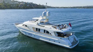 30m moonen motor yacht little perle sold