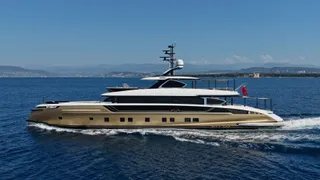 41m dynamiq motor yacht stefania for sale