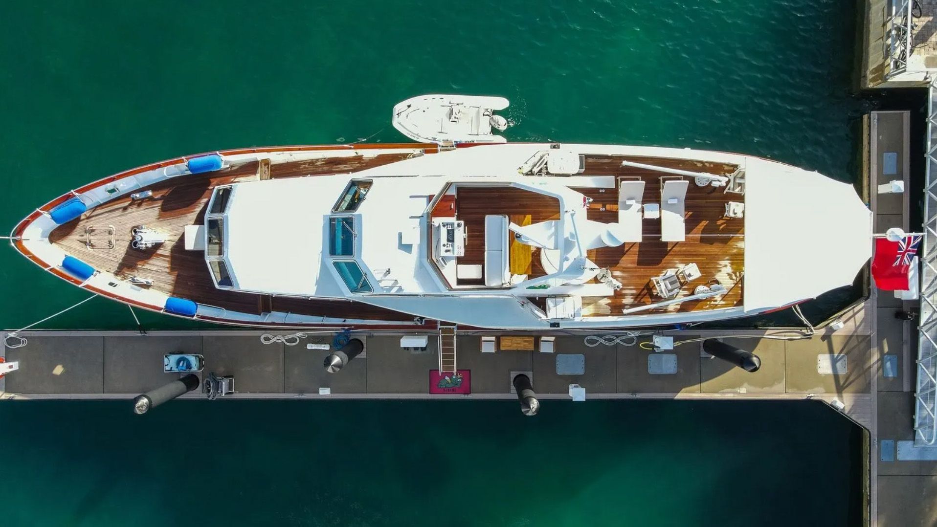 29m CNSM classic motor yacht Sisisi joins the market