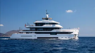 37m Benetti motor yacht Jules newly listed for sale