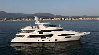 40m benetti motor yacht nechida for sale