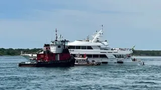 38m Crescent Custom motor yacht Favor runs aground off Falmouth, Massachusetts