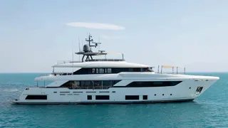 €600K price reduction on 37m Custom Line yacht Willpower