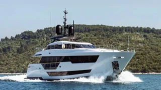 38m Custom Line motor yacht Erolia rejoins market with €1M price drop