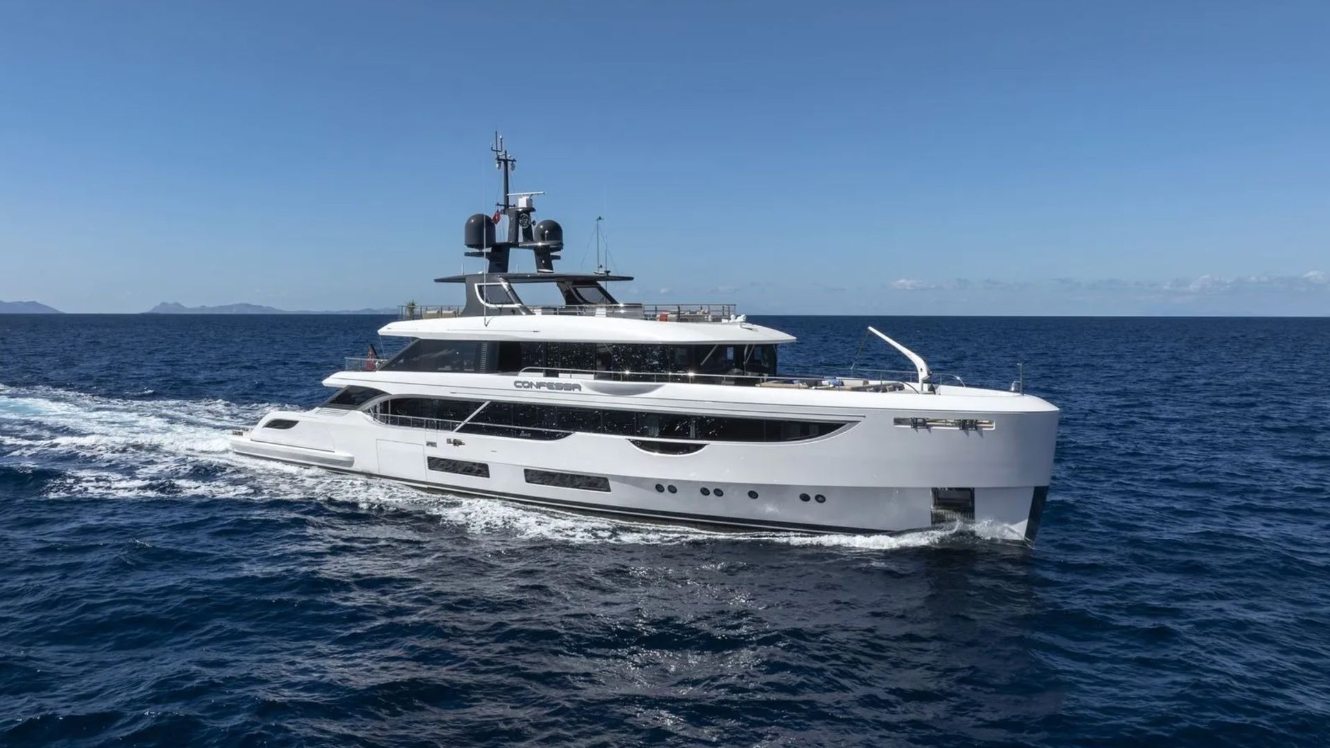 41m Benetti motor yacht Confessa sold