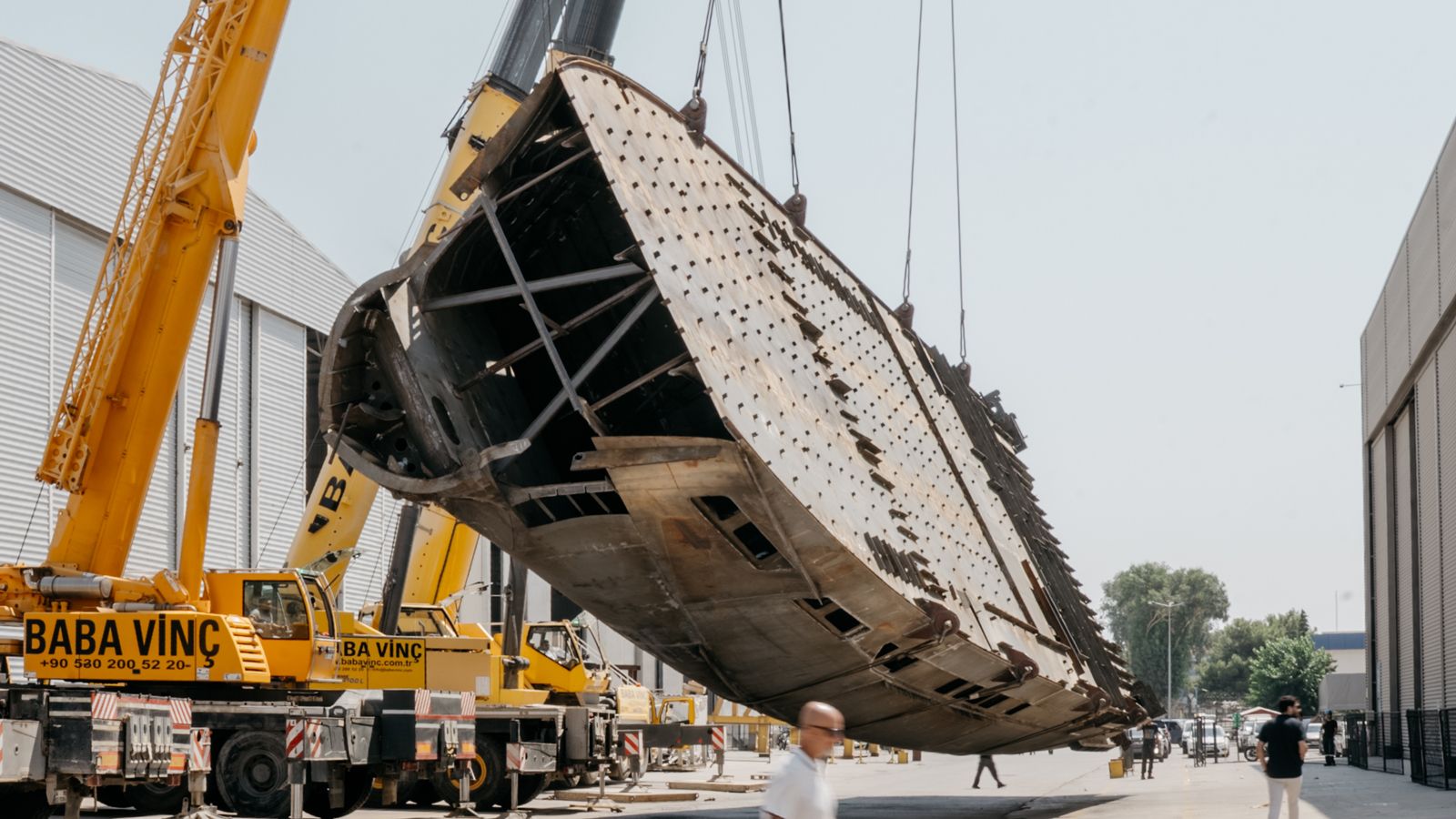 Construction milestone for first 33m Bering 110 explorer yacht