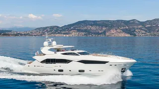 34m Sunseeker motor yacht Maoro listed for sale