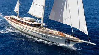 "In one word, it is an emotion": Captain Martinuzzi reflects on 62m Simena's first summer at sea