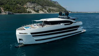 First look inside 31m "ultra high volume" superyacht Lazzara UVH 100
