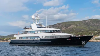 45m-feadship-motor-yacht-tugatsu-sold