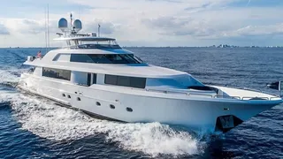 34m westport motor yacht unwined for sale