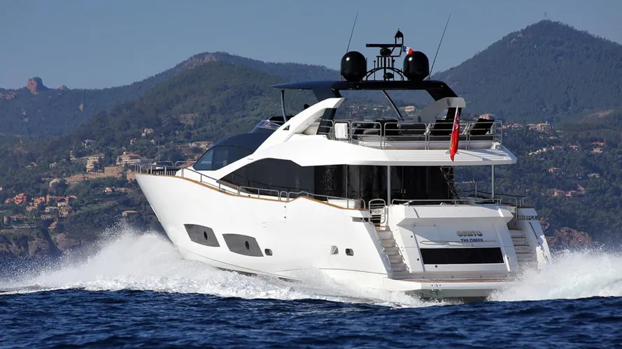 gelato-yacht-cruising