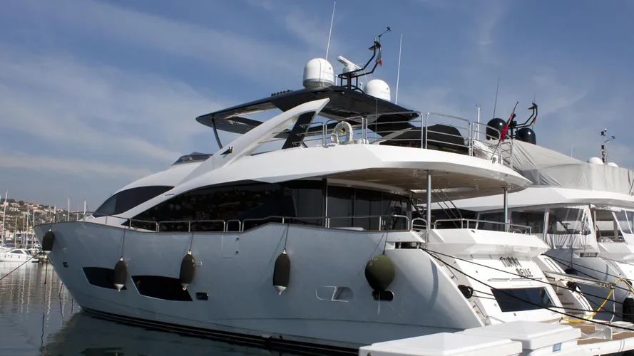 tommy-belle-yacht-exterior