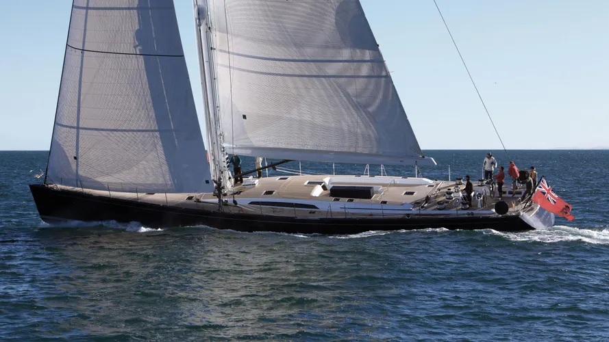 cape-arrow-yacht-at-sea