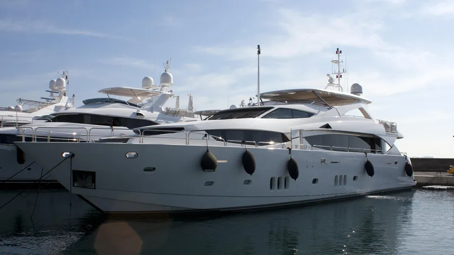 quo-vadis-yacht-exterior